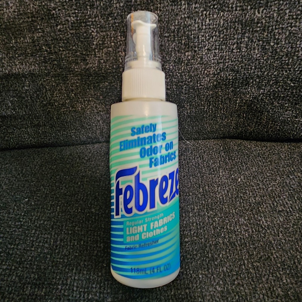 1987 Febreze Regular Strength 4 Oz Fabric Spray NOS. Light Fabric And Clothes